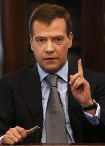 Медведев предлагает развивать связи с малым бизнесом из США и ЕС, который менее политизирован