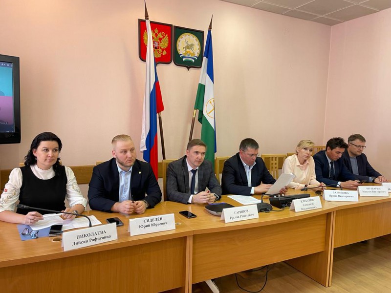Ляйсан Николаева приняла участие в совещании о реализации нового закона «О такси»